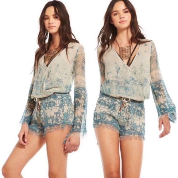 Chaser Boho Blue Silk Chiffon Floral Tapestry Bell Sleeve Fringe Romper - Picture 1 of 16